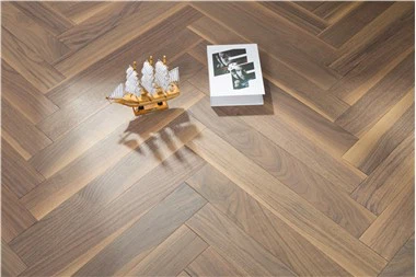 503-35 Grijze walnoot